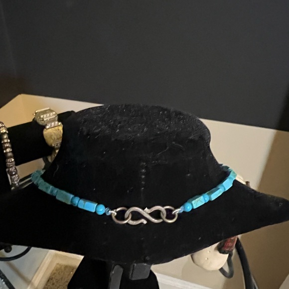Turquoise Costume Necklace.. EUC - Picture 3 of 3